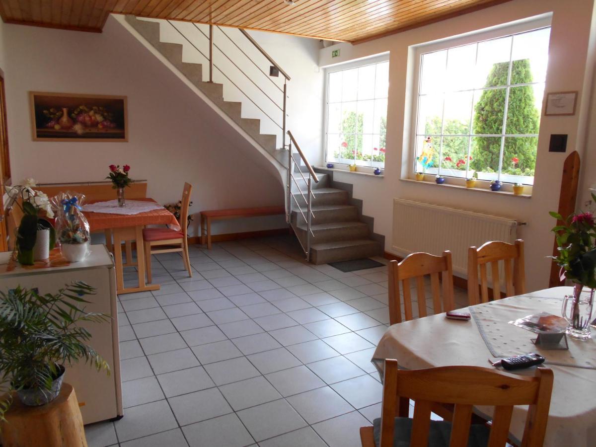 Bed and Breakfast Árpád Panzió Győr Esterno foto